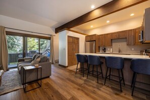 Interior - Newly Renovated EagleVail Condo | Walk to shuttle (Avon)