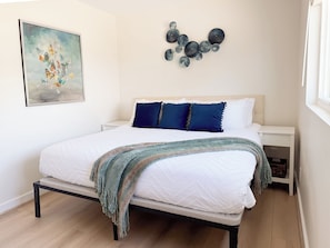 Luxury Condo, 2 Bedrooms, Balcony, Bay View - Seal Beach Comfort Retreat (Seal Beach)