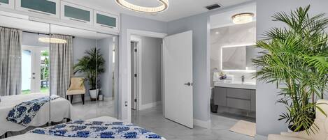 4 Schlafzimmer, Bügeleisen/Bügelbrett, WLAN, Bettwäsche