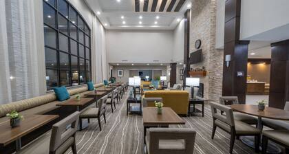 Mobility Accessible Studio Suite w/ Free Breakfast