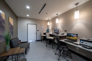 Business centre - Accessible Studio Suite | Breakfast Included! (Baytown)