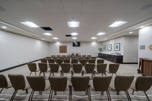 Meeting facility - Accessible Studio Suite | Breakfast Included! (Baytown)
