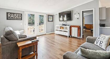 Summerville Farmhouse Retreat Near Charleston