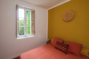 Iron/ironing board, internet, bed sheets - GITE IN THE HEART OF THE CEVENNES IDEAL FOR NATURE LOVERS (Génolhac)