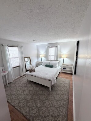2 habitaciones, tabla de planchar con plancha, wifi y ropa de cama 
