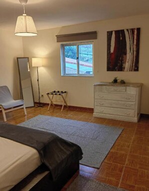 Iron/ironing board, WiFi, bed sheets - Vale da misarela (Ruivães)