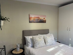 Apartment, 1 Bedroom - Accommodation at Klein Street-blue (Paarl)