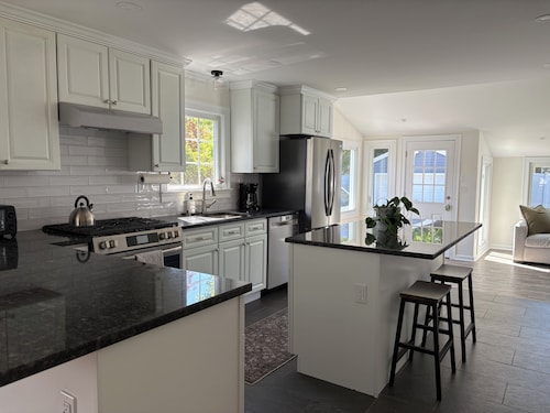 Fabulous 3-bedroom house with AC in charming Fairfield