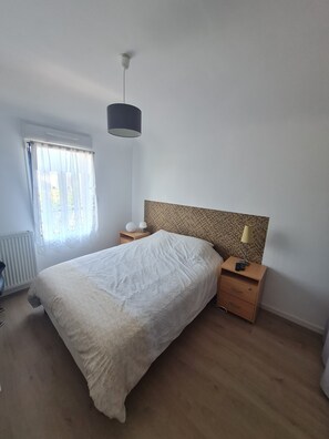 4 bedrooms, iron/ironing board, travel crib, internet - Heated swimming pool - House 8 pers - 500m from the beach (Saint-Cast-le-Guildo)