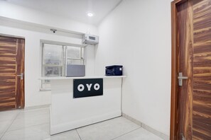 House | Reception - Classic Hotel O Sector 49 Noida (Noida)