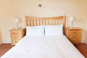 3 slaapkamers, een strijkplank/strijkijzer, wifi, beddengoed