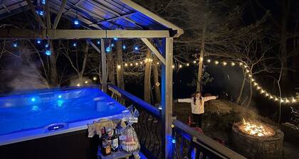 Riverbend Waterfront Cabin-Fishing-Hot Tub-Gated