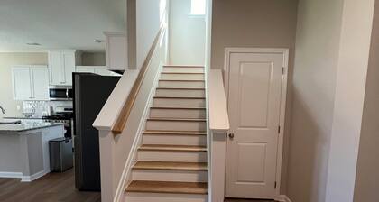 Perfect 5 Bed /4 Full bath ideal for gameday weekends at the prime location