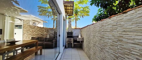 Family Chalet | Outdoor dining