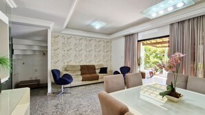 Chalet Keluarga | Interior