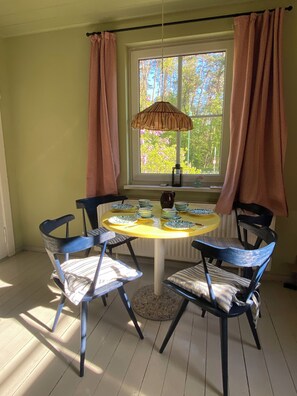 Dining - Cozy half-timbered house on the Großväter See in the Uckermark (Templin)