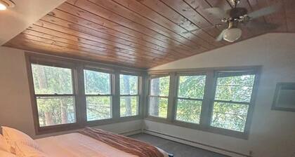 Tranquil 4-bedroom cabin with AC in charming Park Rapids