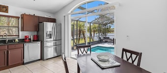 Cozy 3-bedroom Pool house in Central Kissimmee Close To Parks