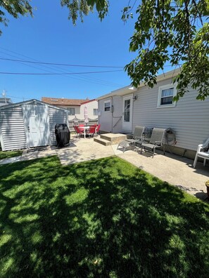 Outdoor dining - Just 7 Houses to the Beach! (Brigantine)