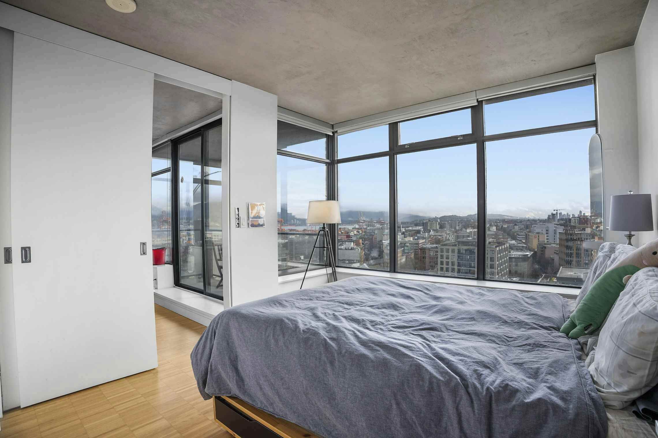 2 chambres, fer et planche à repasser, accès au Wi-Fi (inclus)