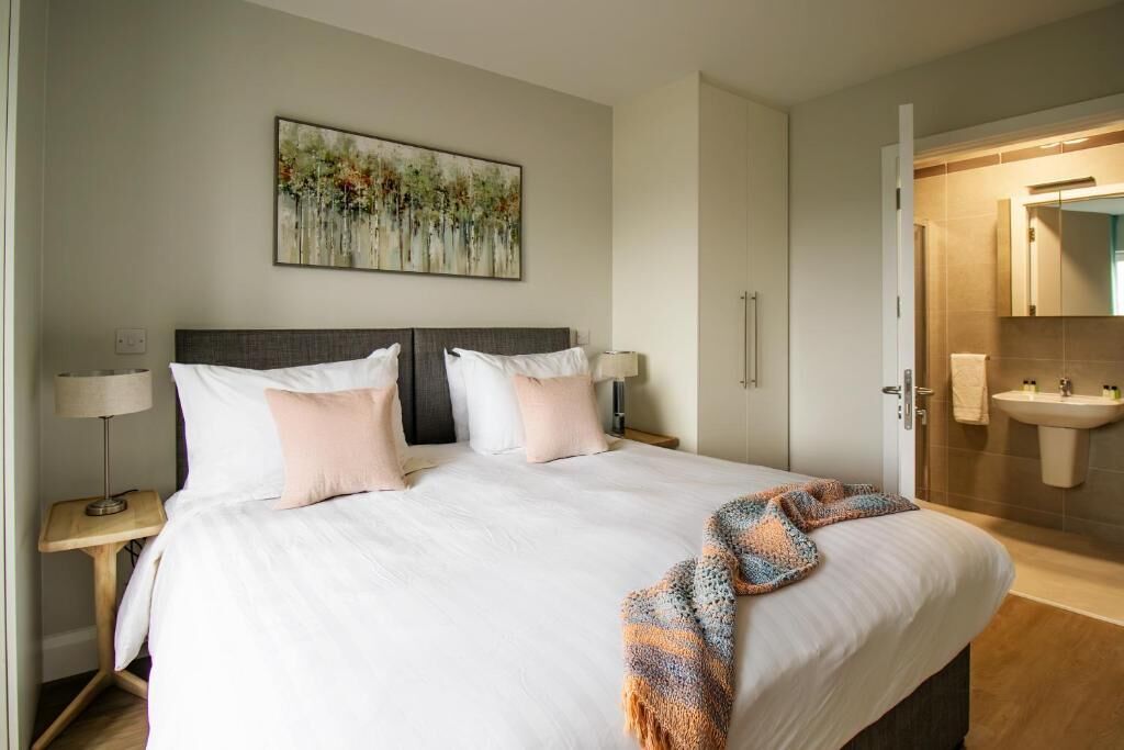 Deluxe Apartment, 2 Bedrooms, Balcony, City View | Iron/ironing board, free WiFi
