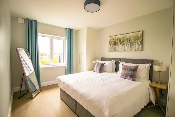 Deluxe Apartment, 2 Bedrooms, Balcony, City View | Iron/ironing board, WiFi (free)