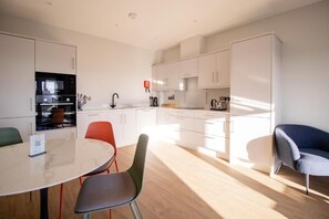 Deluxe Apartment, 1 Bedroom, Balcony, City View | Private kitchen - The Maltings  (Portlaoise)