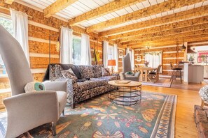 TV, offices - The Magic Cottage: Artsy Nashville Escape w/ Hot Tub, Sleeps 10, & Near Downtown (Nashville)