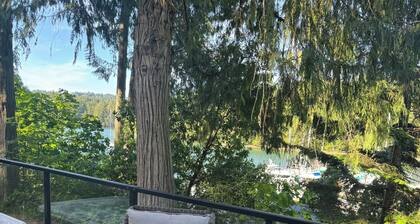 Thetis Island Suite # 1; charming harbour views, private hot tub on your deck.