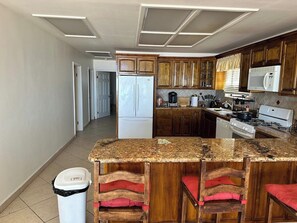 Private kitchen - 3-bedroom house in excellent Playas de Rosarito with AC (Playas de Rosarito)