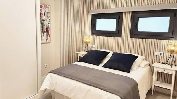 2 habitaciones, tabla de planchar con plancha, wifi y ropa de cama 
