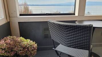 Habitación estándar doble, balcón, vistas al lago | Interior