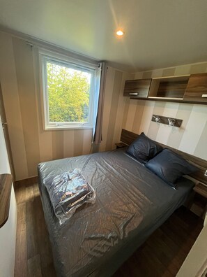3 bedrooms, WiFi - Modern mobile home 6 pers with air conditioning & terrace (Vic-la-Gardiole)