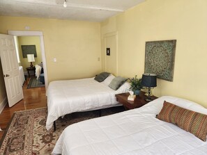 Ferros/tábuas de passar roupa, Wi-Fi, roupa de cama