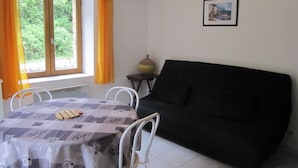 Living area - LA COUSTOUILLE (Serves 2–4) (SAINTE-ENIMIE)