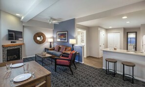 Smart TV, fireplace - West Yellowstone Getaway Near National Park, Pools & Family-Friendly Stay (West Yellowstone)