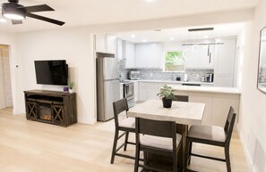 Private kitchen - FIFA World Cup Stay - 10 mins from FIFA Fan Festival, 25 mins from ATT Stadium (Dallas)