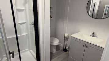 Standard Double Room, River View | Bathroom | Shower, free toiletries, hair dryer, towels