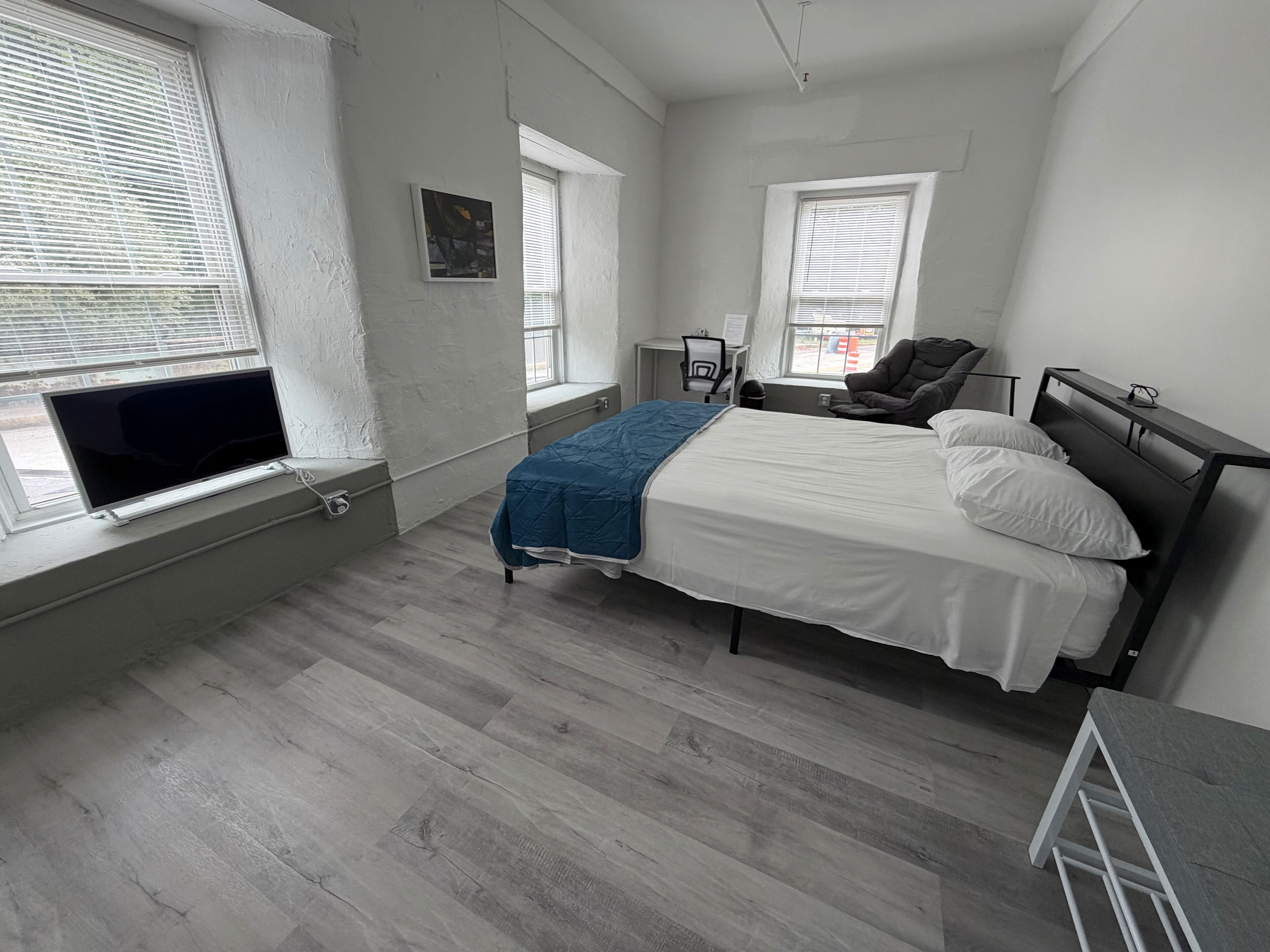 Standard Double Room | Desk, laptop workspace, WiFi (free), bed sheets