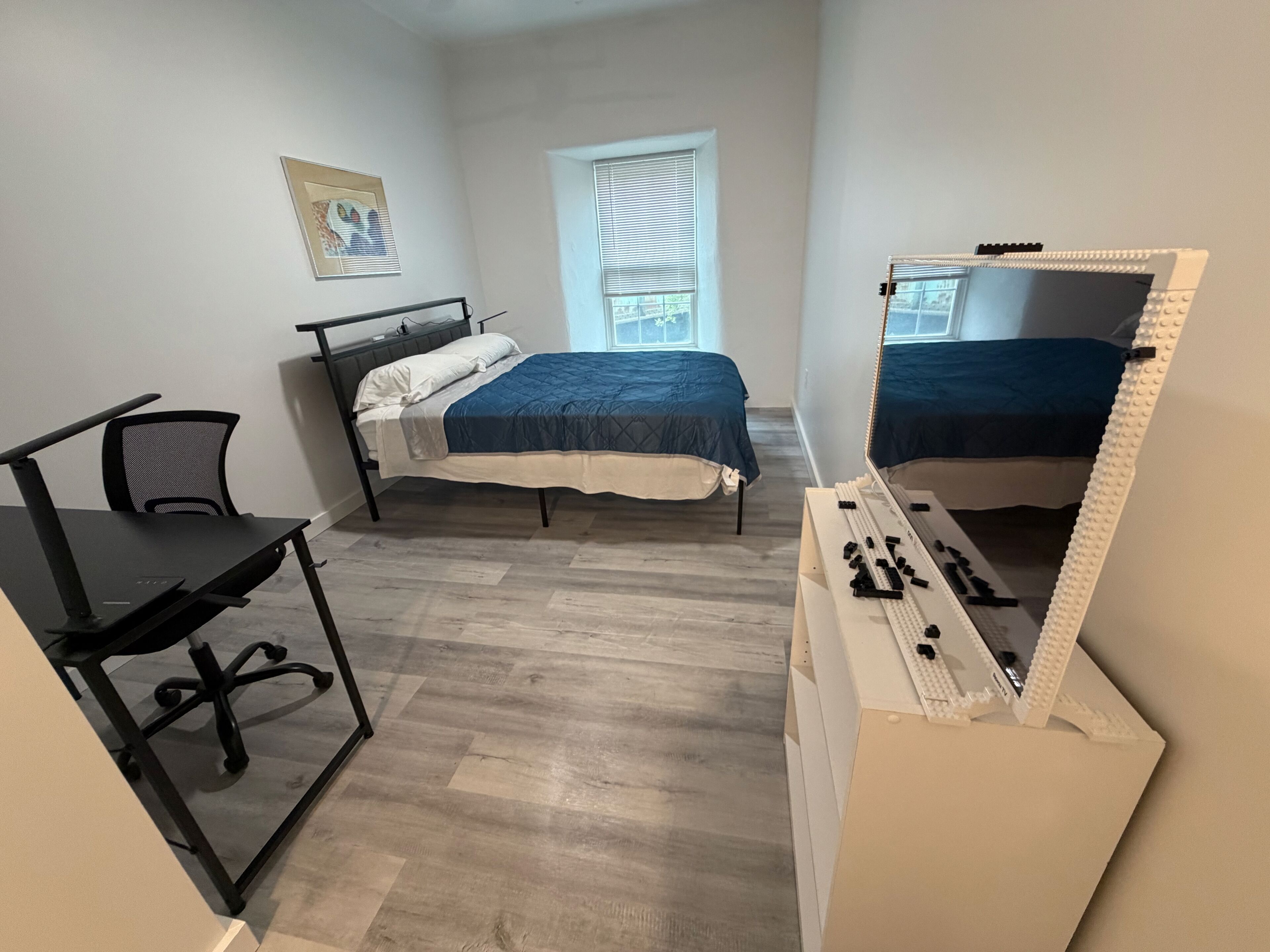 Desk, laptop workspace, WiFi (free), bed sheets
