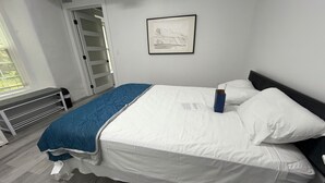 Standard Double Room, 1 Queen Bed, Courtyard View (Room 12)