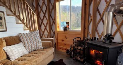 Cozy luxury yurt in the peaceful mountains of Baker, WV