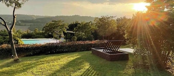 Magical Umbrian Villa with pool!