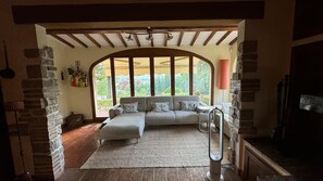 Cheminée, chaîne hi-fi