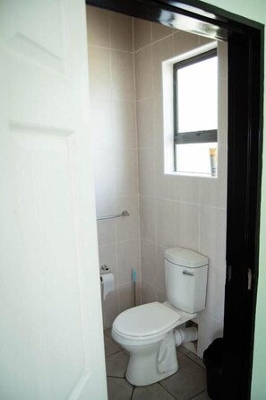 Basic Double Room, Mountain View | Bathroom - Bernliz guest house (Bokong)