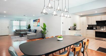 Spacious 4BR w Private Heated Pool, Near Beach