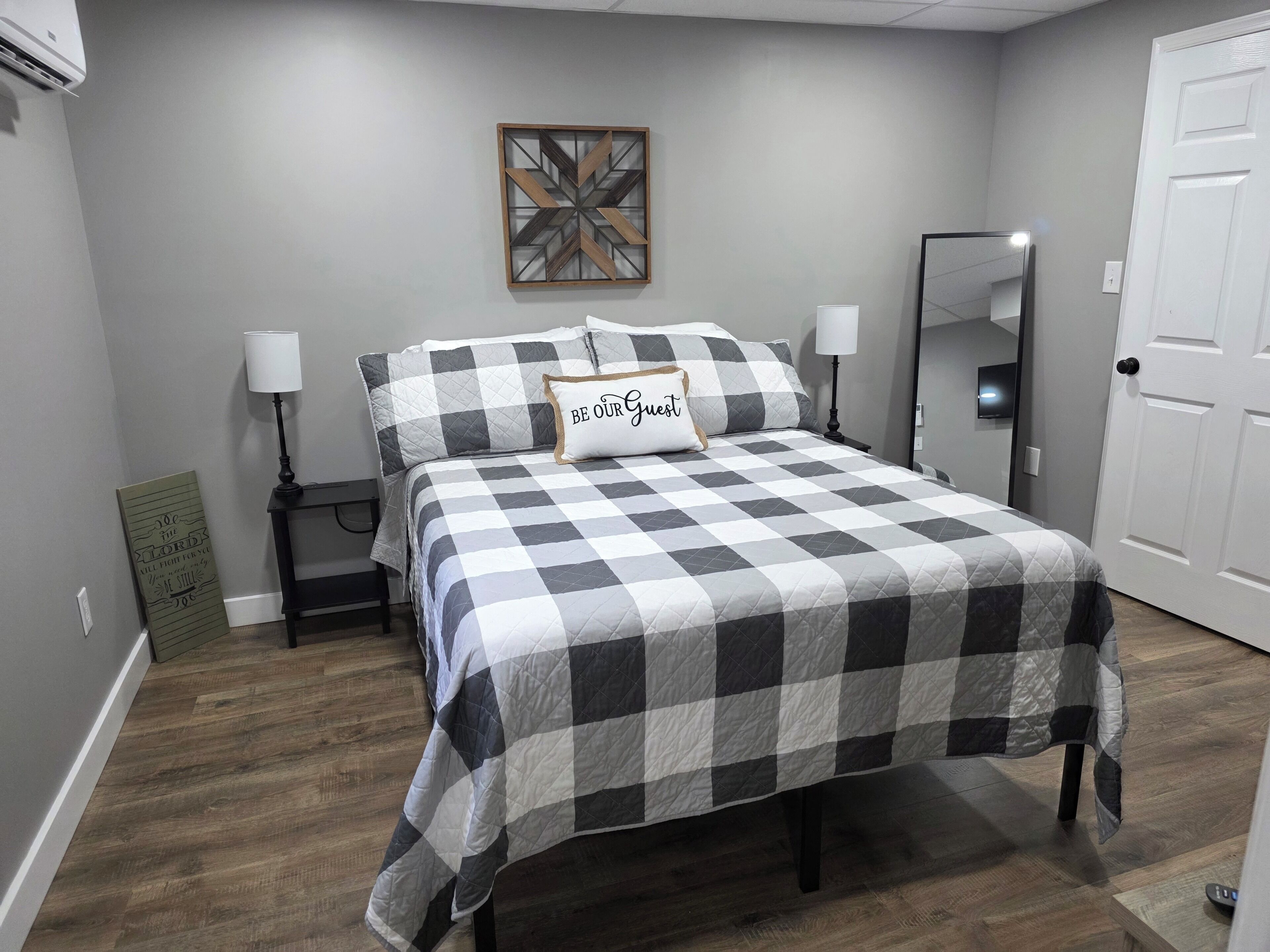 1 chambre, bureau, fer et planche à repasser, Wi-Fi gratuit