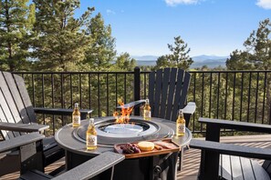 Outdoor spa tub - Brand New AFrame! Panoramic Mt Views, Hot Tub, Speakeasy, EV Charger (Florissant)
