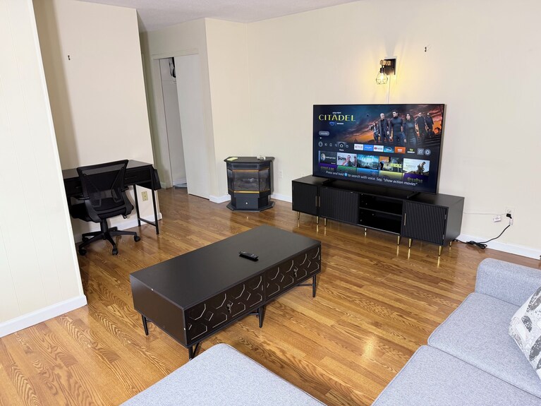 Cozy 1-bedroom Apartment In Beautiful Manchester With Ac,free Parking - Shenipsit Lake, CT