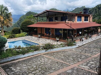 Villa Veronica large house with beautiful view and spacious for large families
